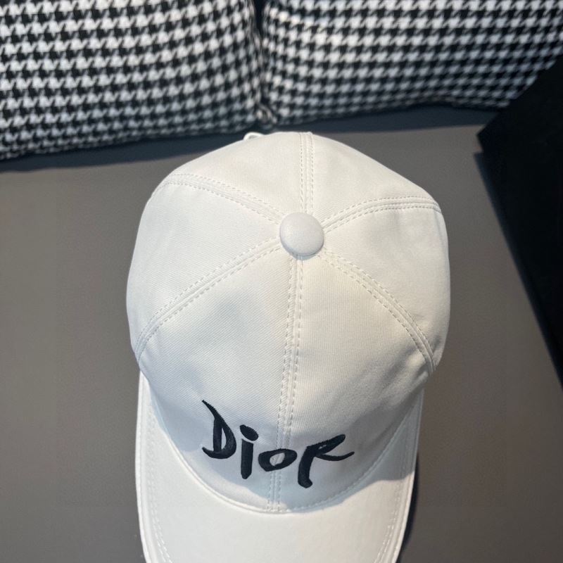 CHRISTIAN DIOR